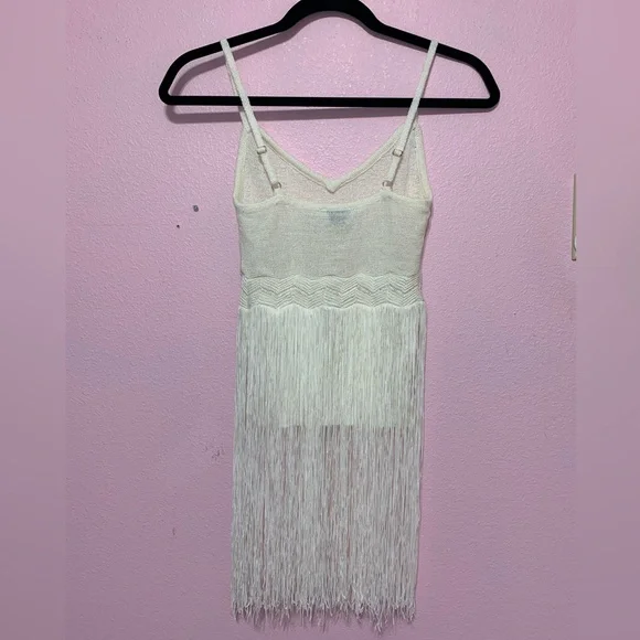 VTG bebe white knit tank top w/fringe detail XS - Picture 2 of 10